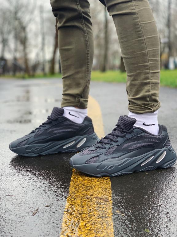 Adidas Yeezy Boost 700 45
