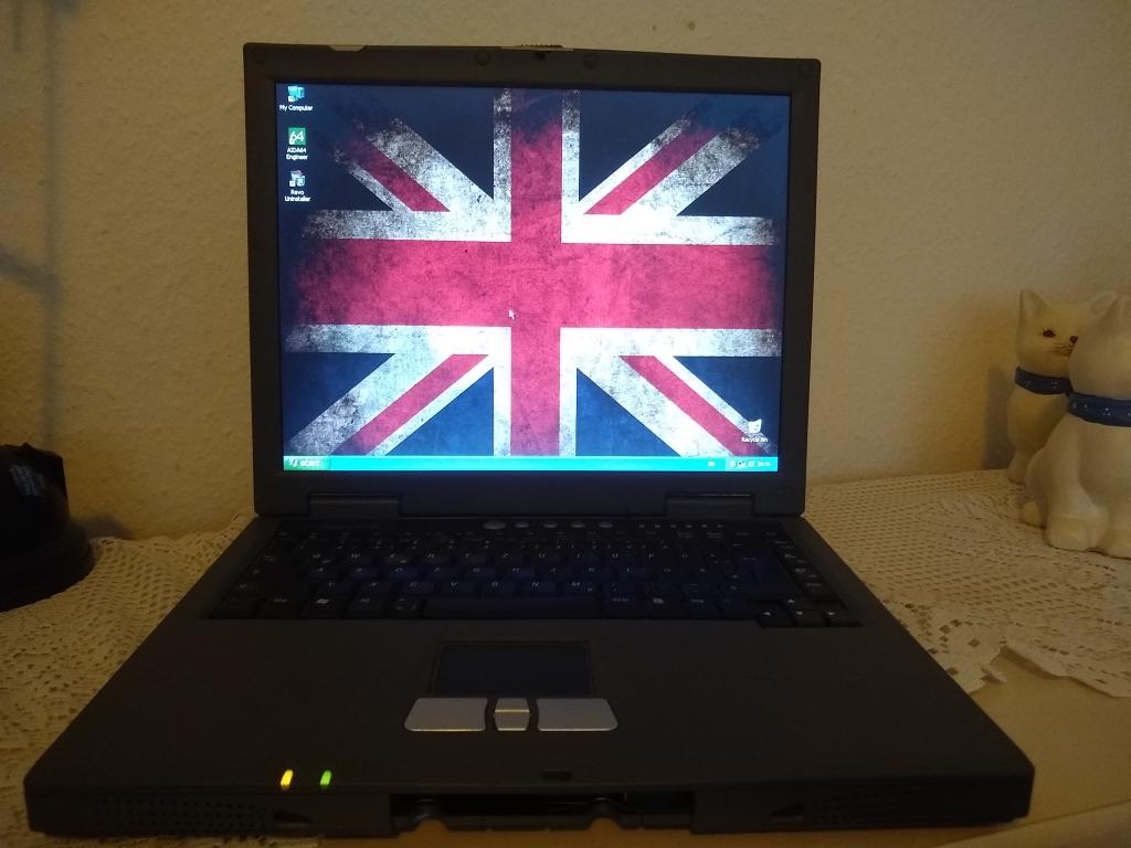 GERMANIY Ноутбук бизнес-класса ACER Aspire 1310 в рабочем состоянии.