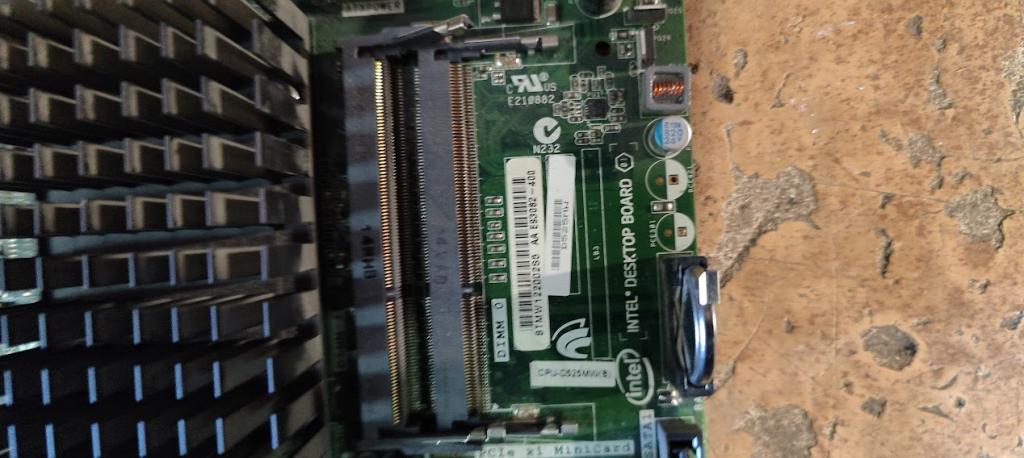 Intel d525mw top